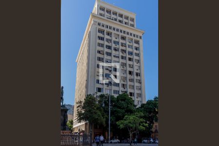 Studio à venda com 35m², 1 quarto e sem vaga Studio à venda com 35m², 1 quarto e sem vagaFachada