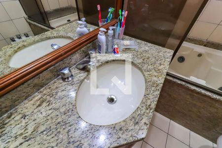 Apartamento à venda com 114m², 3 quartos e 3 vagasBanheiro da Suíte