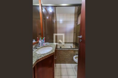 Apartamento à venda com 114m², 3 quartos e 3 vagasBanheiro da Suíte