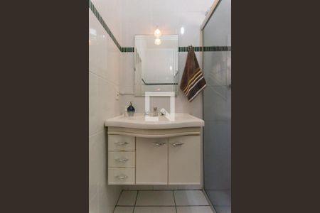 Casa à venda com 240m², 3 quartos e 2 vagasBanheiro da Suíte 1