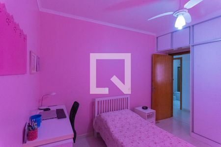 Casa à venda com 240m², 3 quartos e 2 vagasSuíte 2