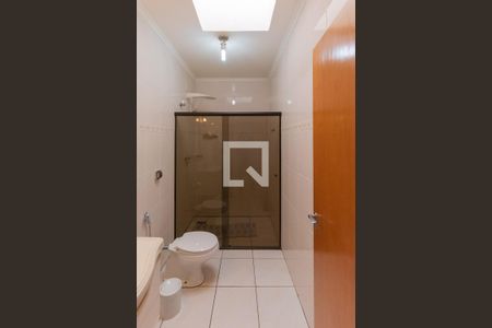 Casa à venda com 240m², 3 quartos e 2 vagasBanheiro Social