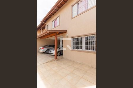 Casa à venda com 240m², 3 quartos e 2 vagasGaragem