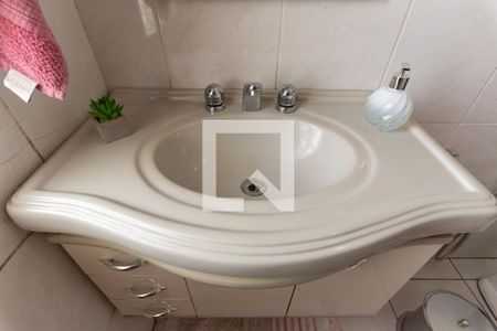 Casa à venda com 240m², 3 quartos e 2 vagasBanheiro da Suíte 2