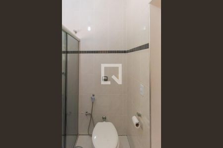 Casa à venda com 240m², 3 quartos e 2 vagasBanheiro da Suíte 1