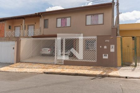 Casa à venda com 240m², 3 quartos e 2 vagasFachada