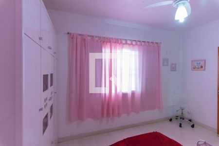 Casa à venda com 240m², 3 quartos e 2 vagasQuarto