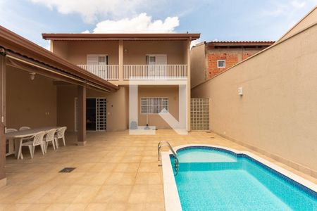 Casa à venda com 240m², 3 quartos e 2 vagasPiscina