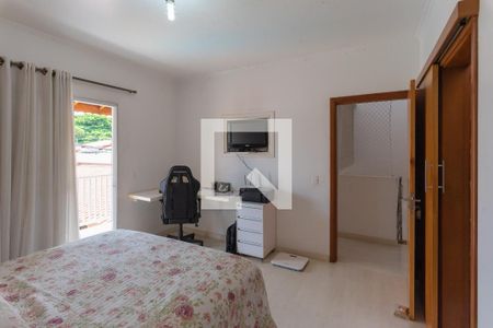 Casa à venda com 240m², 3 quartos e 2 vagasSuíte 1