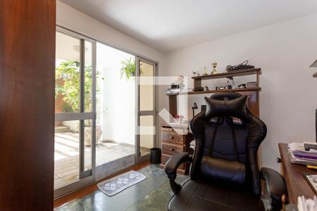 Apartamento à venda com 380m², 3 quartos e 5 vagas Apartamento à venda com 380m², 3 quartos e 5 vagasEscritório