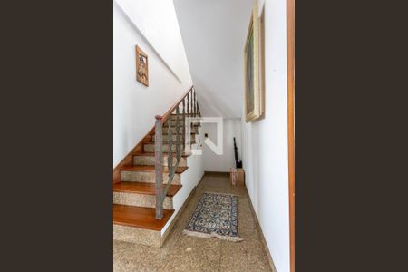 Apartamento à venda com 380m², 3 quartos e 5 vagas Apartamento à venda com 380m², 3 quartos e 5 vagasEscada