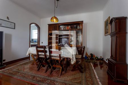 Apartamento à venda com 380m², 3 quartos e 5 vagas Apartamento à venda com 380m², 3 quartos e 5 vagasSala de Jantar