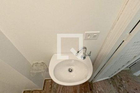 Lavabo de apartamento para alugar com 3 quartos, 113m² em Boqueirão, Santos
