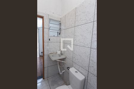 Banheiro de casa para alugar com 1 quarto, 40m² em Jaraguá, São Paulo