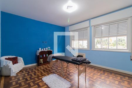 Quarto 1 de casa à venda com 3 quartos, 320m² em Teresópolis, Porto Alegre