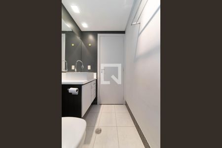 Banheiro de apartamento à venda com 2 quartos, 70m² em Vila Emilio, Mauá