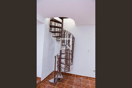 Escada para a Sala de Jantar de casa à venda com 2 quartos, 125m² em Jardim Jaú (zona Leste), São Paulo