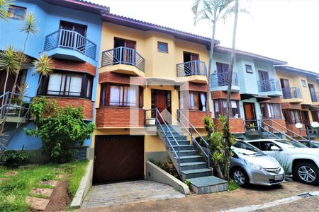 Casa de condomínio à venda com 239m², 3 quartos e 5 vagasFachada