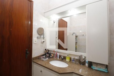 Casa de condomínio à venda com 239m², 3 quartos e 5 vagasBanheiro da Suíte 1