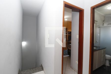 Casa de condomínio à venda com 239m², 3 quartos e 5 vagasHall