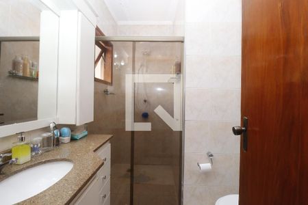 Casa de condomínio à venda com 239m², 3 quartos e 5 vagasBanheiro da Suíte 1