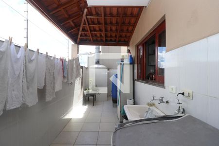 Casa de condomínio à venda com 239m², 3 quartos e 5 vagasÁrea de Serviço