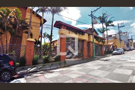 Casa de condomínio à venda com 239m², 3 quartos e 5 vagasFachada