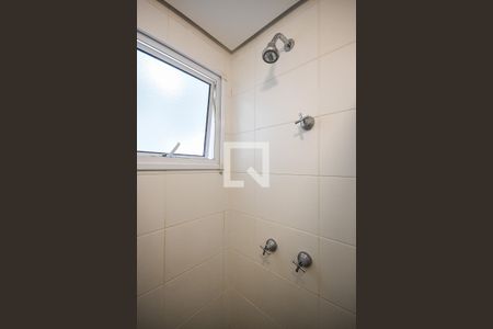 Apartamento para alugar com 66m², 3 quartos e 1 vaga Apartamento para alugar com 66m², 3 quartos e 1 vagaChuveiro do banheiro