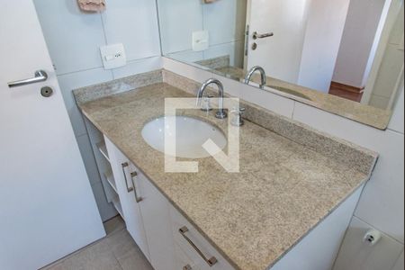 Apartamento à venda com 148m², 3 quartos e 3 vagasBanheiro da suíte 3