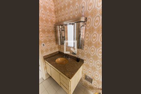 Casa à venda com 216m², 3 quartos e 3 vagasBanheiro da Suíte