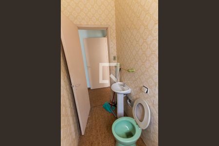 Casa à venda com 216m², 3 quartos e 3 vagasBanheiro de Serviço