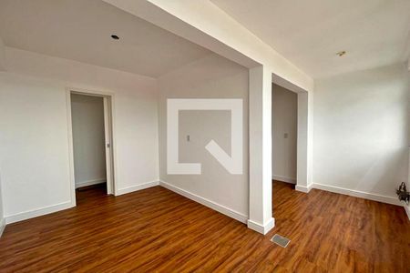 Apartamento à venda com 222m², 3 quartos e 2 vagas Apartamento à venda com 222m², 3 quartos e 2 vagasÁrea de Serviço