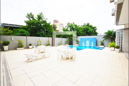 Apartamento à venda com 222m², 3 quartos e 2 vagasÁrea comum - Piscina