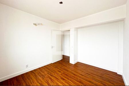 Apartamento à venda com 222m², 3 quartos e 2 vagas Apartamento à venda com 222m², 3 quartos e 2 vagasQuarto 2