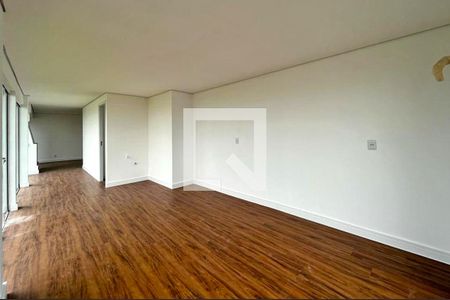 Apartamento à venda com 222m², 3 quartos e 2 vagas Apartamento à venda com 222m², 3 quartos e 2 vagasSala Intima 3