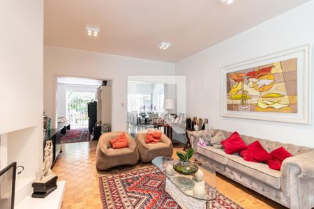 Casa para alugar com 5 quartos, 500m² em Pacaembu, São Paulo