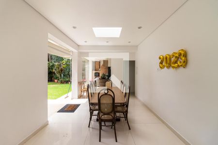 Casa para alugar com 5 quartos, 500m² em Pacaembu, São Paulo