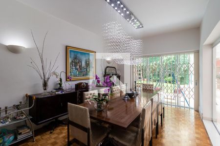 Casa para alugar com 5 quartos, 500m² em Pacaembu, São Paulo