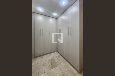 Apartamento para alugar com 450m², 4 quartos e 6 vagasCloset da suíte 2