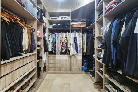 Apartamento para alugar com 450m², 4 quartos e 6 vagasCloset da suíte 3