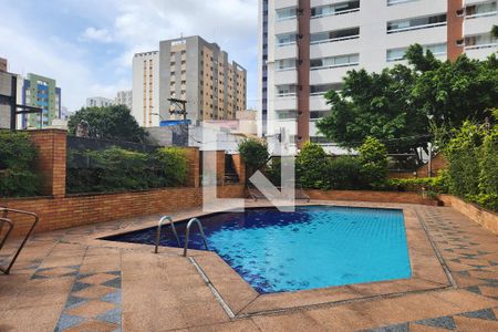Apartamento para alugar com 450m², 4 quartos e 6 vagasÁrea comum - Piscina