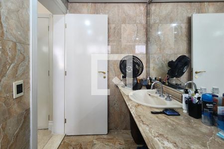 Apartamento para alugar com 450m², 4 quartos e 6 vagasBanheiro da Suíte 1