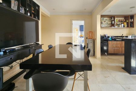 Apartamento para alugar com 450m², 4 quartos e 6 vagasCopa