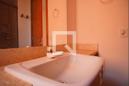 Apartamento para alugar com 74m², 3 quartos e 2 vagasBanheiro 