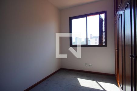 Quarto  1 de apartamento para alugar com 3 quartos, 74m² em Chácara das Pedras, Porto Alegre