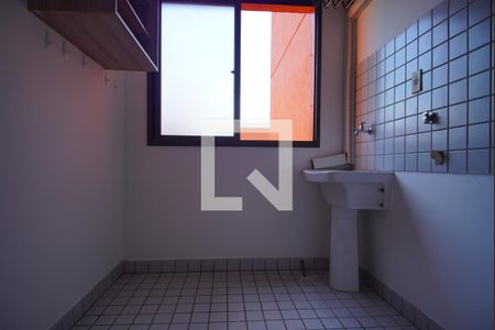 Apartamento para alugar com 74m², 3 quartos e 2 vagasCozinha _Área  de serviço 