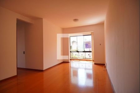 Sala  de apartamento para alugar com 3 quartos, 74m² em Chácara das Pedras, Porto Alegre