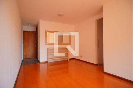 Sala  de apartamento para alugar com 3 quartos, 74m² em Chácara das Pedras, Porto Alegre