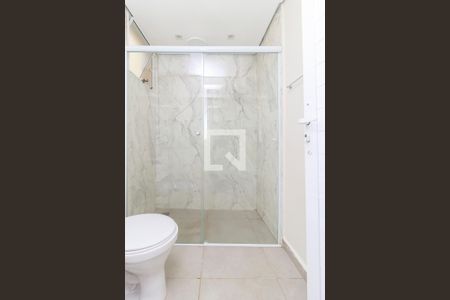 Banheiro de kitnet/studio para alugar com 0 quarto, 35m² em Chácara Santo Antônio (zona Sul), São Paulo