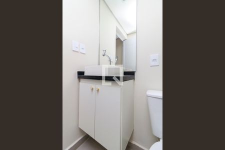 Banheiro de kitnet/studio para alugar com 0 quarto, 35m² em Chácara Santo Antônio (zona Sul), São Paulo